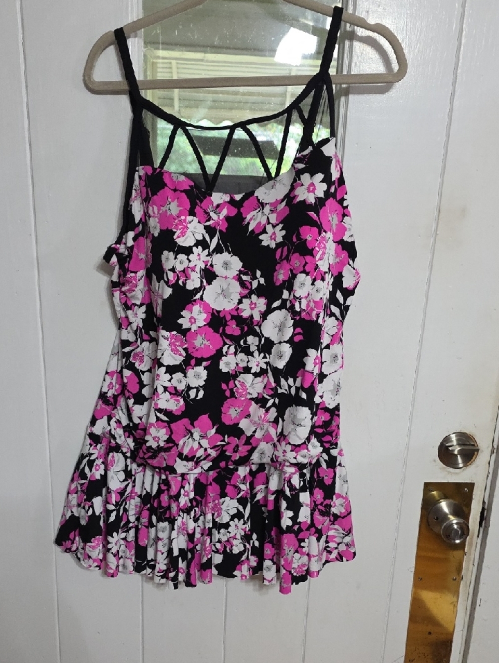 NWT‎ Simply Slim Women's Swimdress. Black Pink Floral Blouson Built In Bra Sz 3X